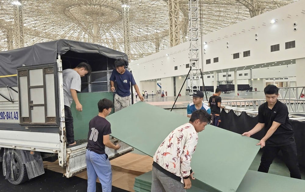 Gấp rút hoàn thiện nội dung và kỹ thuật cho Triển lãm thành tựu đất nước - ảnh 15