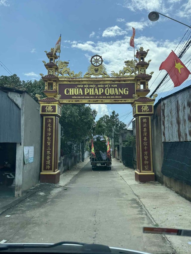 Tiễn đưa trọng tài Trần Đình Thịnh về nơi an nghỉ cuối cùng, Tổng thư ký VFF nói lời nghẹn ngào!- Ảnh 15.