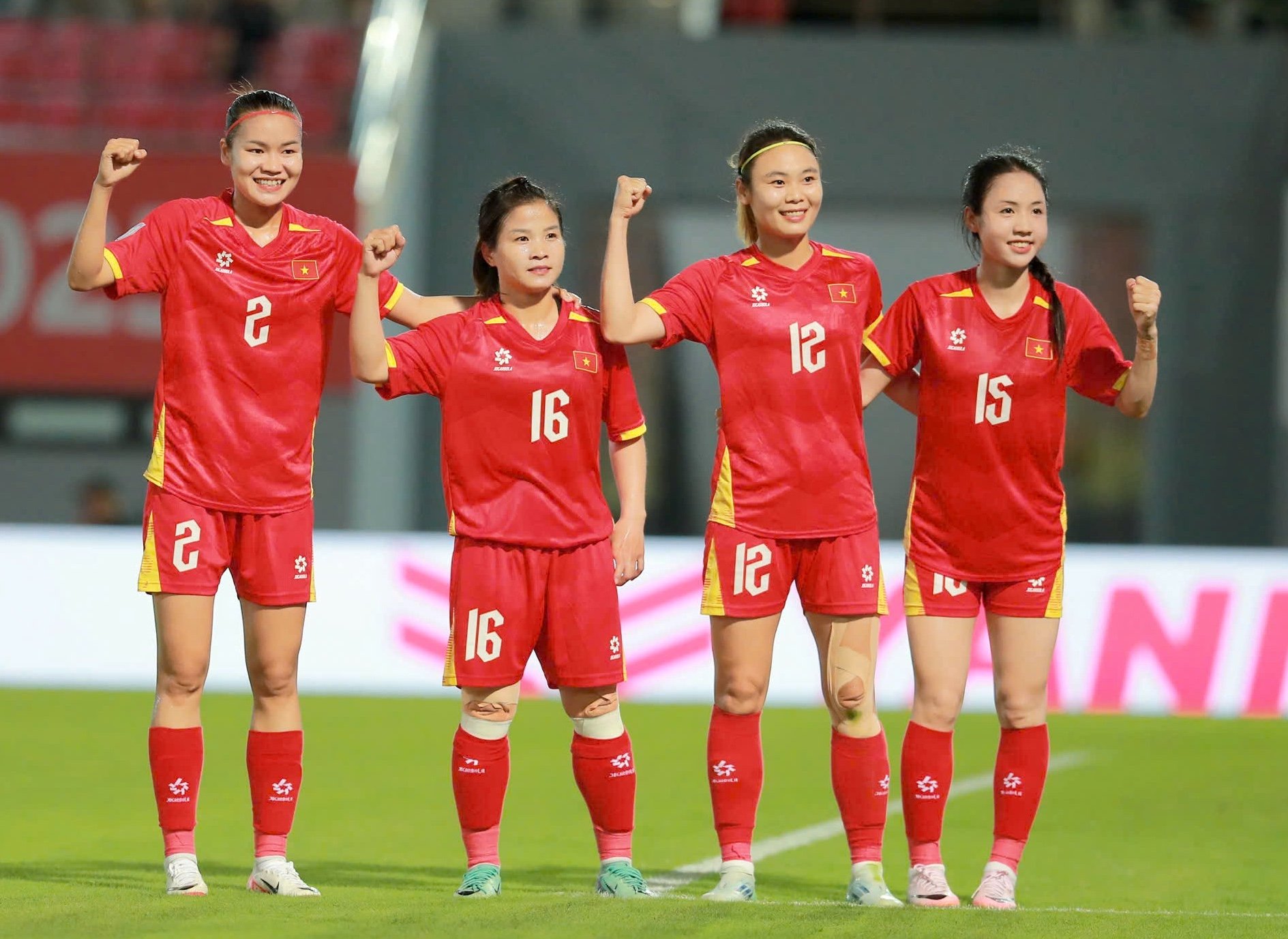 Bảng xếp hạng AFF Cup 2025: Đội tuyển nữ Việt Nam tốp 2, hẹn 'kình địch' Thái Lan- Ảnh 2.