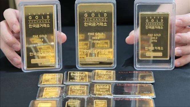 Los precios mundiales del oro se enfrían debido a la presión de la toma de ganancias