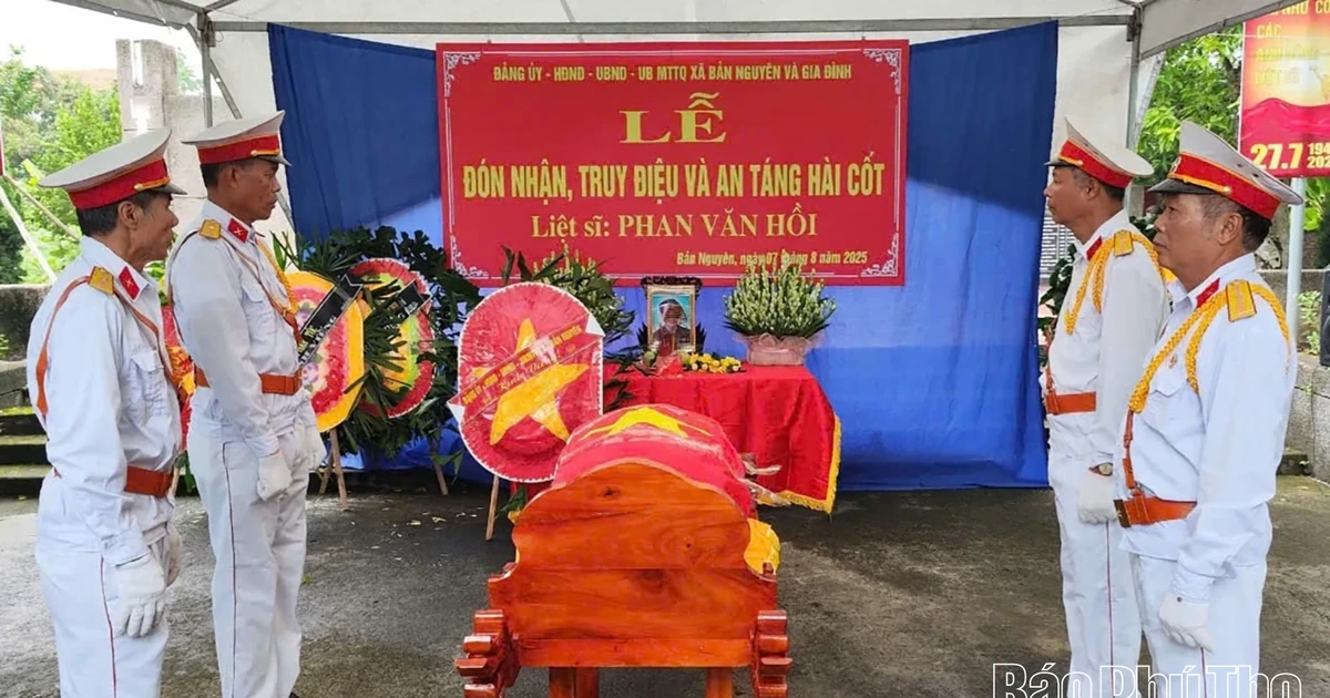 Liệt sĩ Phan Văn Hồi được an táng tại nghĩa trang quê nhà sau 52 năm hy sinh