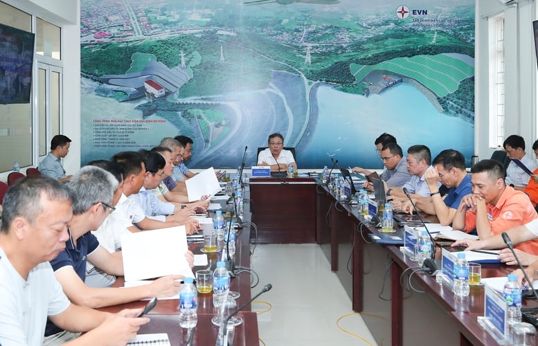 EVN nghiệm thu tuyến năng lượng vận hành tổ máy số 1 dự án Thủy điện Hòa Bình mở rộng- Ảnh 1.