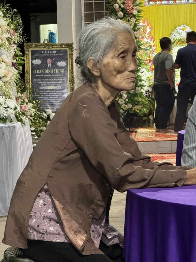 Tiễn đưa trọng tài Trần Đình Thịnh về nơi an nghỉ cuối cùng, Tổng thư ký VFF nói lời nghẹn ngào!- Ảnh 14.