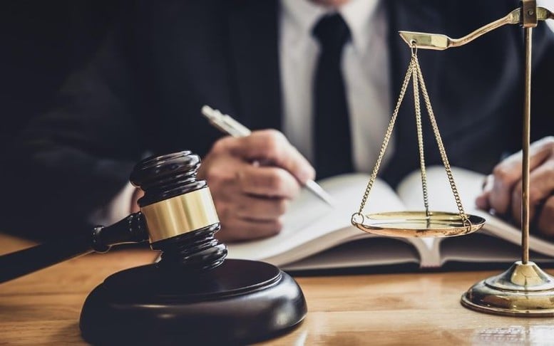 Phát huy vai trò 'lăng kính pháp lý' của người làm pháp chế- Ảnh 1.
