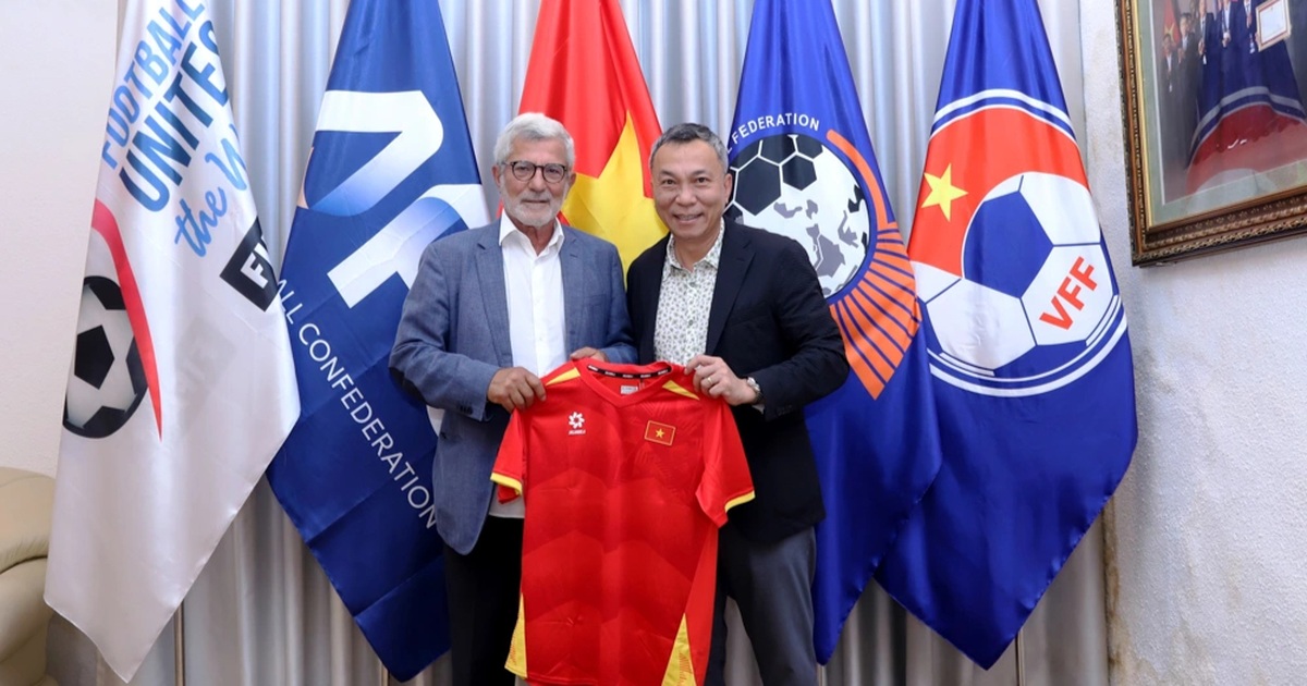 Coach Calisto highly appreciates the development of Vietnamese football