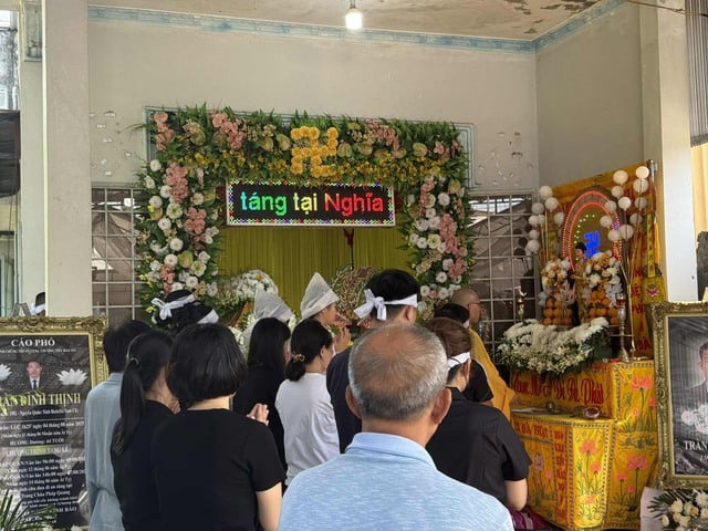 Tiễn đưa trọng tài Trần Đình Thịnh về nơi an nghỉ cuối cùng, Tổng thư ký VFF nói lời nghẹn ngào!- Ảnh 5.