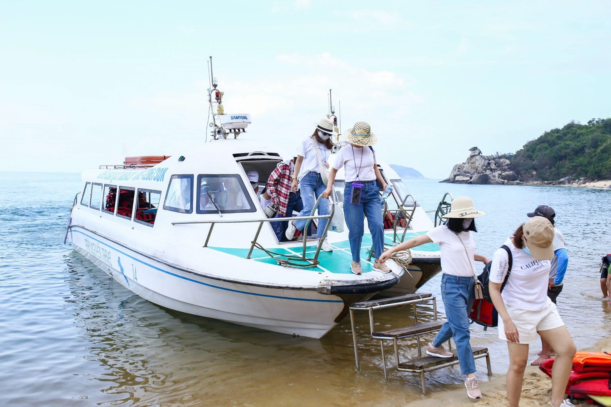สนุกสุดเหวี่ยงและผ่อนคลายไปกับทัวร์ 3 เกาะสุดเจ๋งที่ Nha Trang จาก Nha Trang Travel