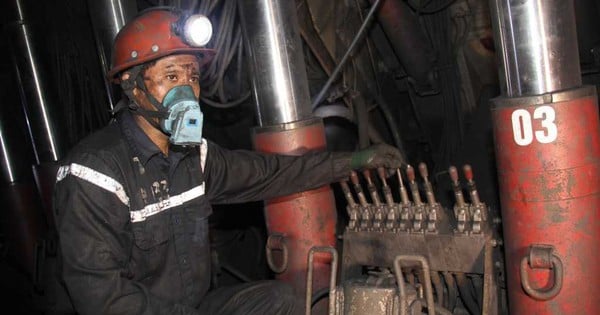 Nâng cao nhận thức về vai trò của 'Cuộc cách mạng khoa học - công nghệ và chuyển đổi số' trong sản xuất của TKV