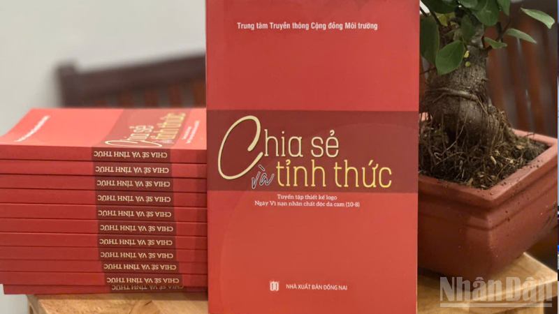 Trung tâm Truyền thông Cộng đồng Môi trường giới thiệu đến công chúng cuốn sách “Chia sẻ và Tỉnh thức”.