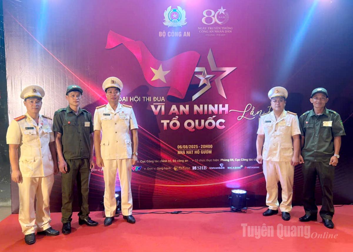 Передовые модели Tuyen Quang были отмечены по случаю 80-летия Дня народной общественной безопасности.