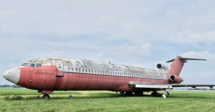 Máy bay Boeing bị bỏ rơi 18 năm ở Nội Bài. (Ảnh: Báo chính phủ).