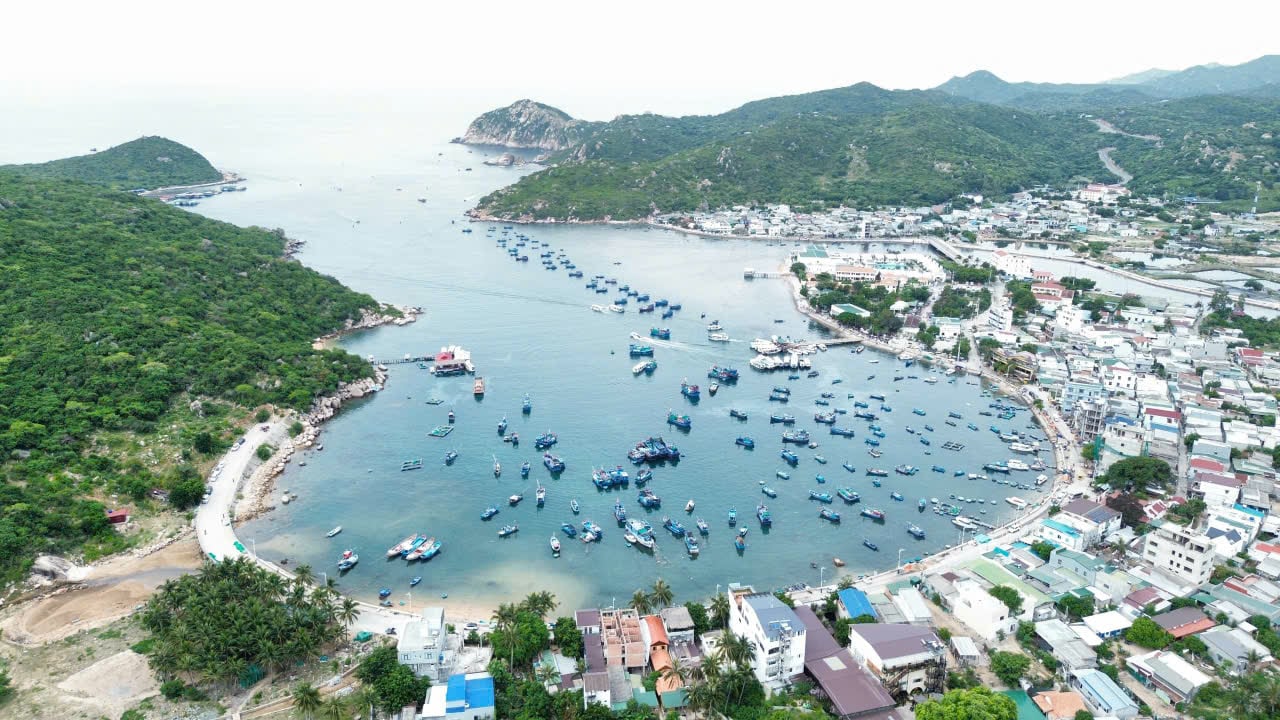 Làng Vĩnh Hy, bức tranh tuyệt mỹ giữa lòng núi Chúa- Ảnh 1.