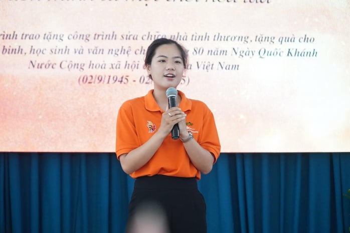 Sinh viên gây quỹ, sửa nhà cho cựu chiến binh- Ảnh 3.