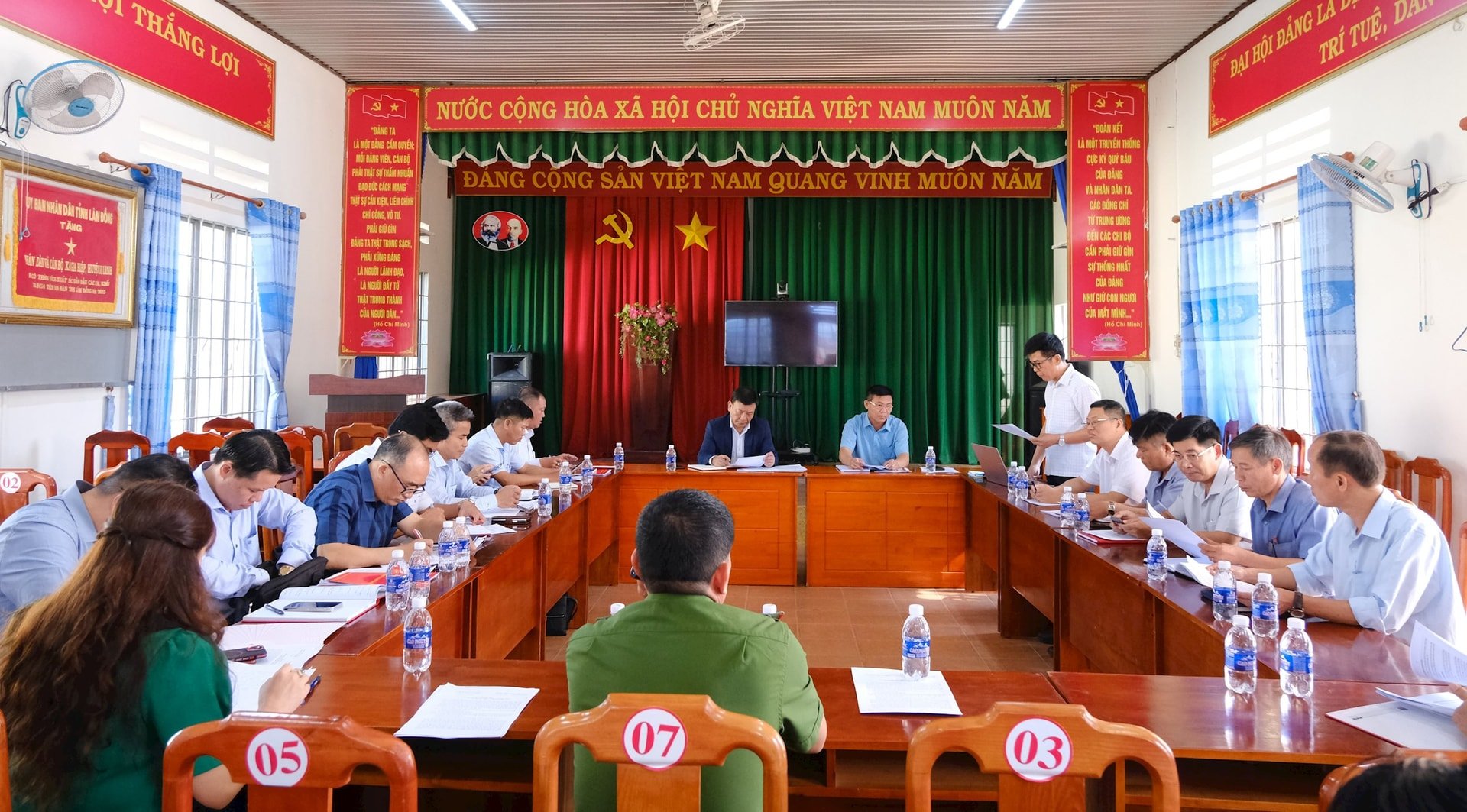 Quang cảnh buổi làm việc tại xã Gia Hiệp