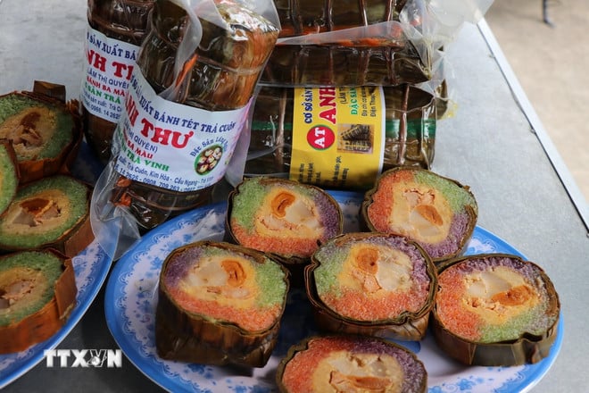 ttxvn-0708-banh-tet-tra-cuon-2.jpg