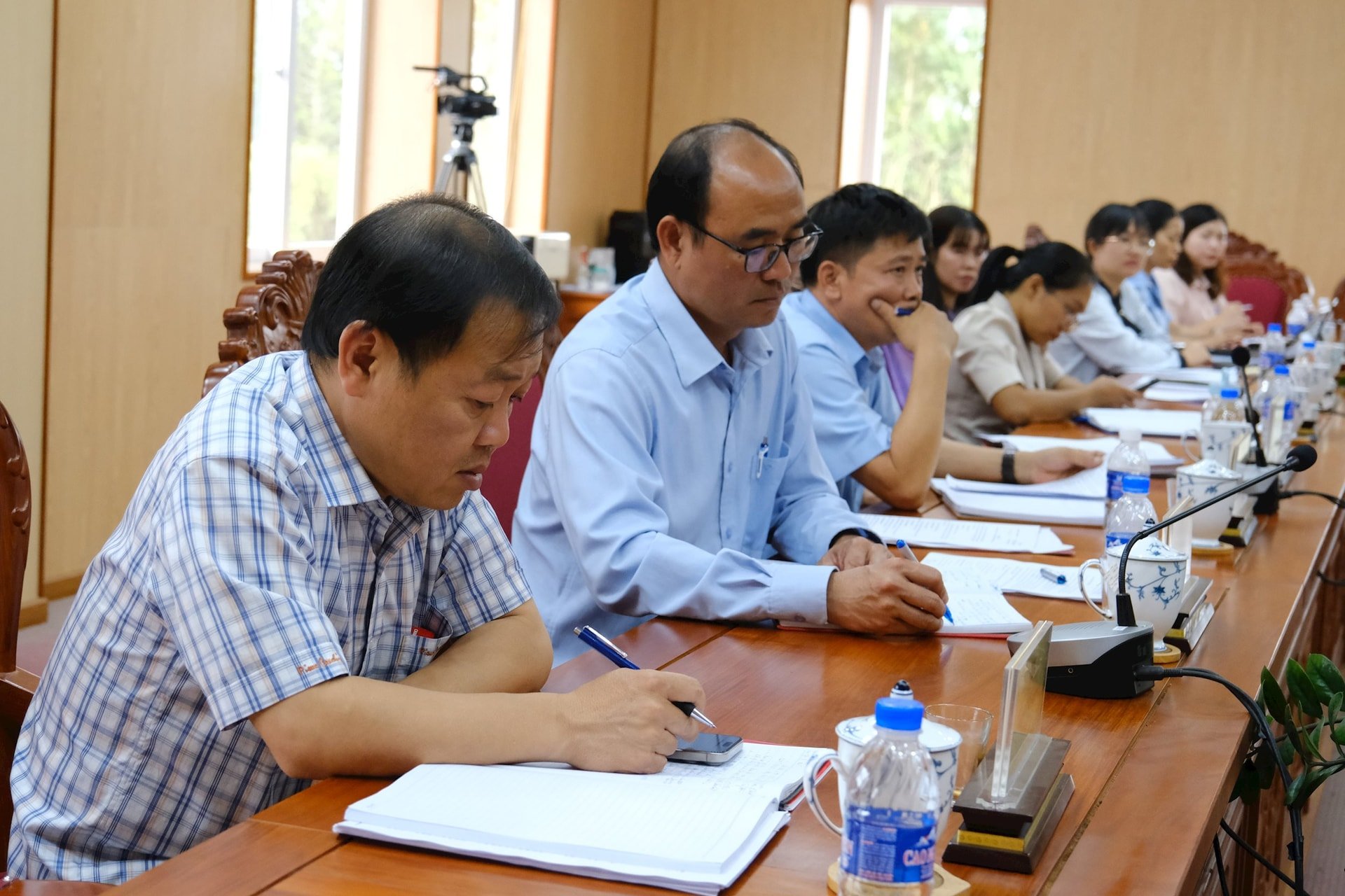 Cán bộ xã Di Linh tham dự buổi làm việc