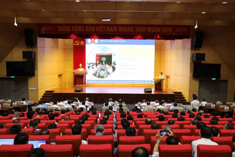 Nâng cao nhận thức về vai trò của 'Cuộc cách mạng khoa học - công nghệ và chuyển đổi số' trong sản xuất của TKV- Ảnh 1.