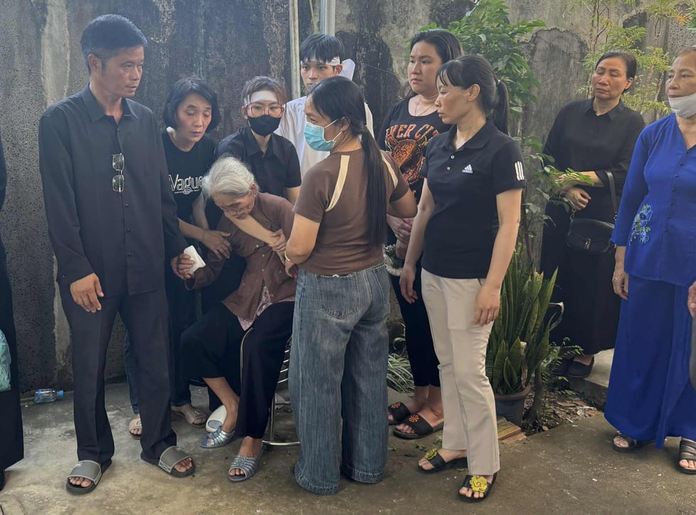 Tiễn đưa trọng tài Trần Đình Thịnh về nơi an nghỉ cuối cùng, Tổng thư ký VFF nói lời nghẹn ngào!- Ảnh 10.