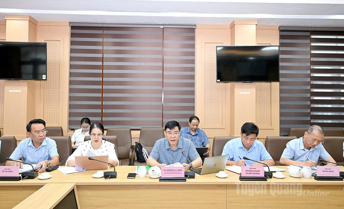 Phó Chủ tịch UBND tỉnh Hoàng Gia Long và lãnh đạo các sở, ban, ngành của tỉnh Tuyên Quang làm việc với Đoàn công tác Ngân hàng Phát triển Châu Á