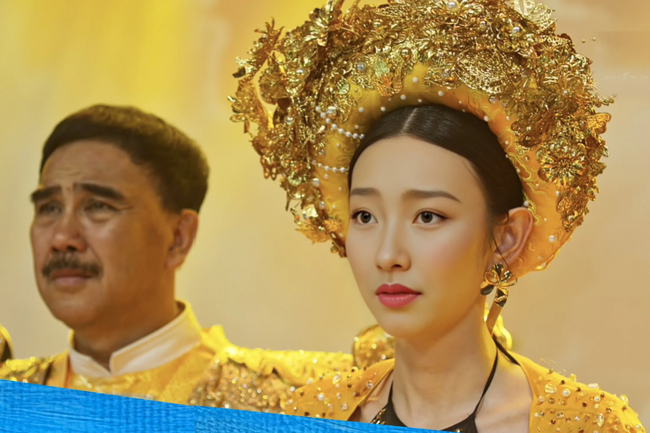 Nữ chính Hoàng Linh (phải) - nhân vật dựng hình bằng công nghệ AI trong phim Chốt đơn phiên bản chỉnh sửa ra rạp.