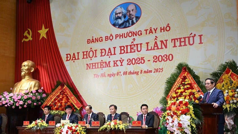 Thủ tướng Chính phủ Phạm Minh Chính dự và chỉ đạo Đại hội Đại biểu Đảng bộ phường Tây Hồ lần thứ nhất nhiệm kỳ 2025-2030. (Ảnh: TRẦN HẢI)