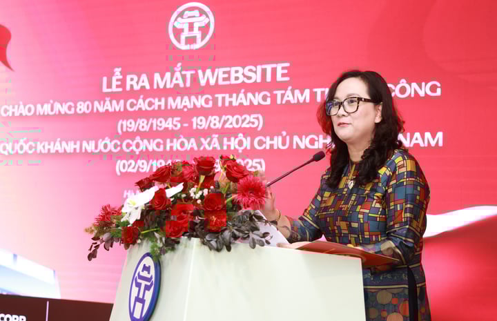 Phó Giám đốc Sở VH-TT Hà Nội Nguyễn Thị Mai Hương thông tin về các nội dung chính của website.