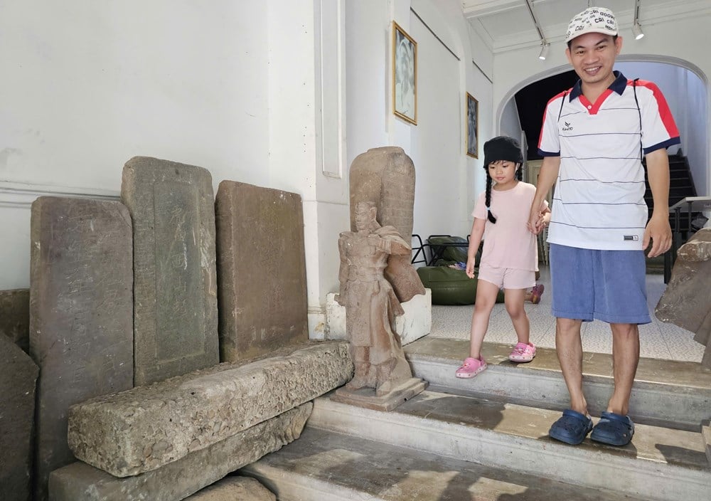 管理を待つ1,000点以上の遺物と文書 - 写真1