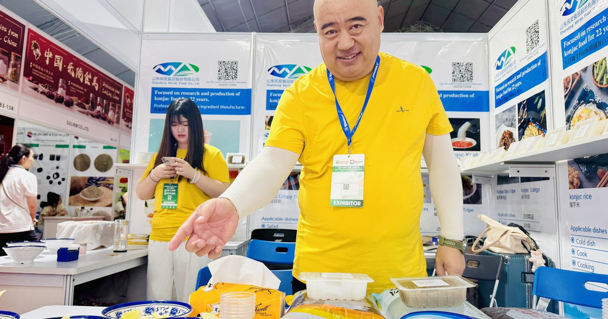Người dân TP.HCM thưởng thức món ngon tại sự kiện ẩm thực Trung - Việt