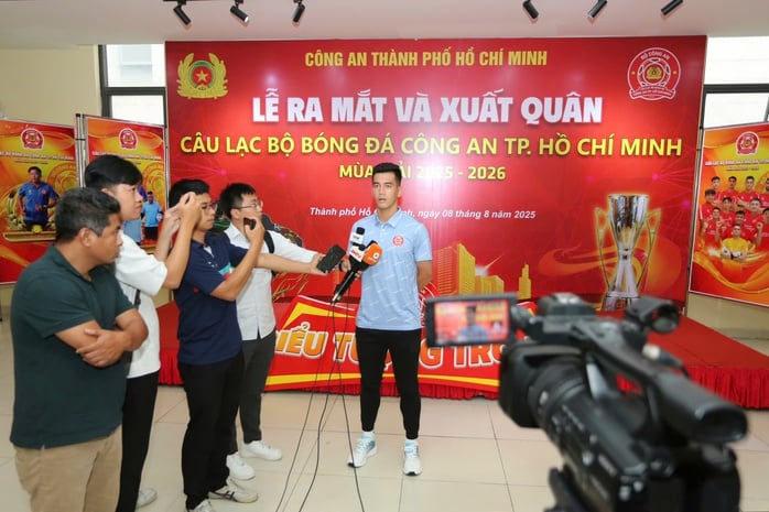 CLB Công an TP HCM ra quân hoành tráng trước mùa giải mới - Ảnh 7.