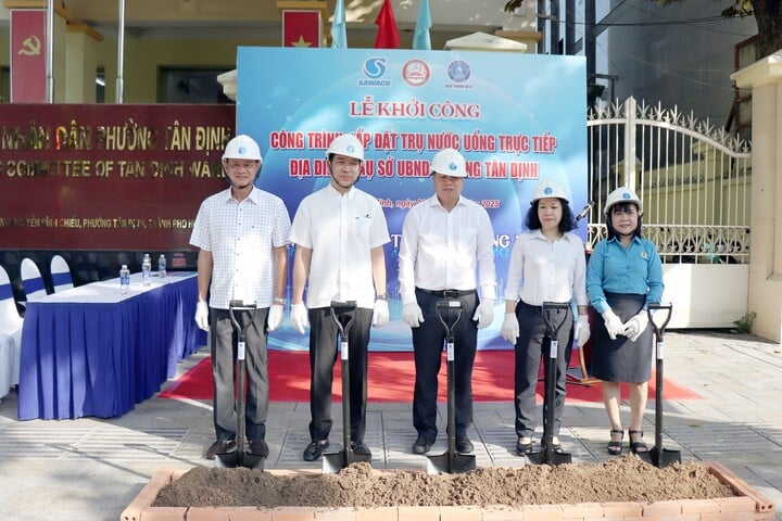 Từ cuối năm 2024, nhiều trụ uống nước tại vòi đã được Sawaco lắp đặt trên đường phố TP.HCM.