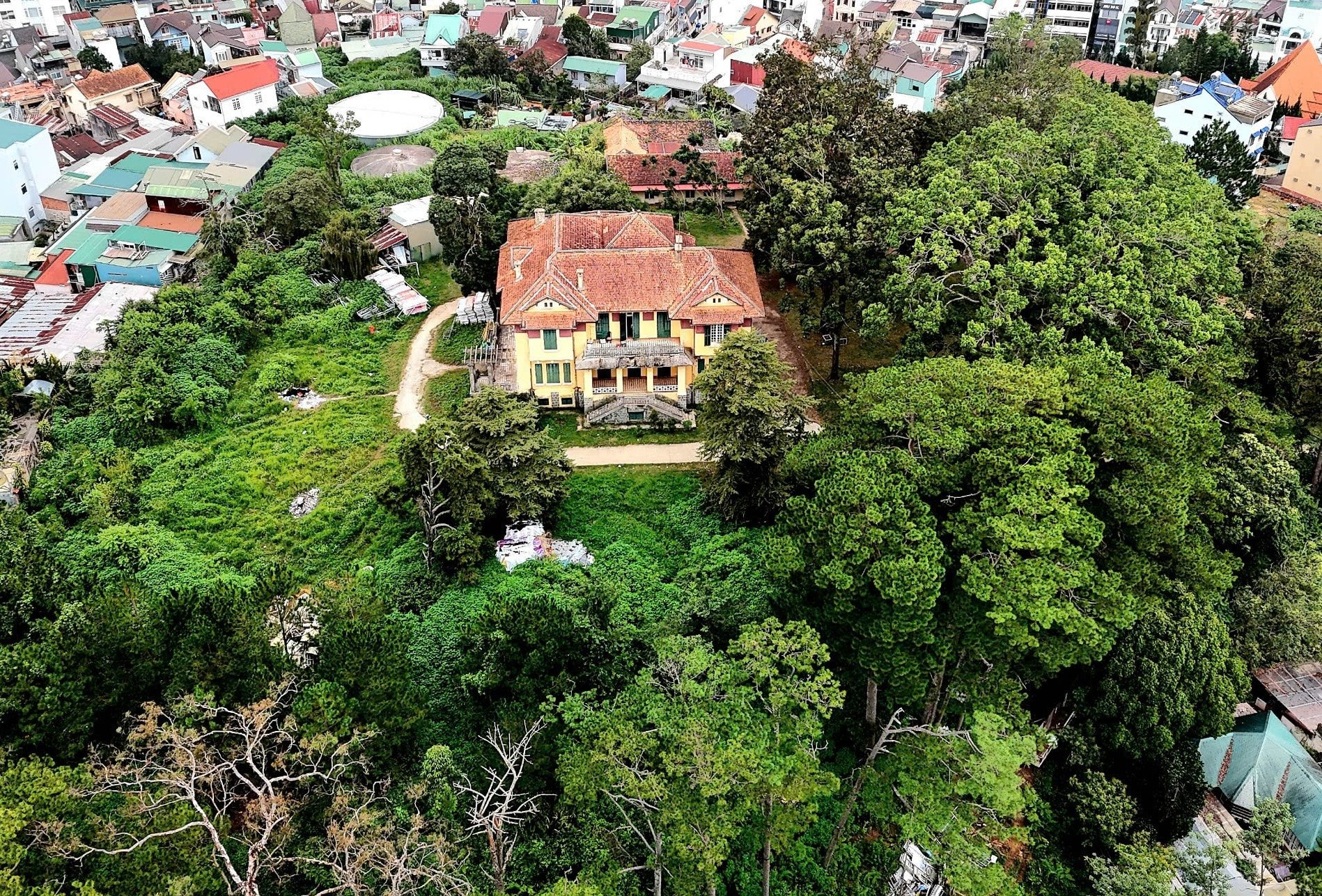 វិមានបុរាណនៅ Da Lat ទាក់ទាញភ្ញៀវទេសចរណ៍មកទស្សនា និងលំហែរកាយ - ៣