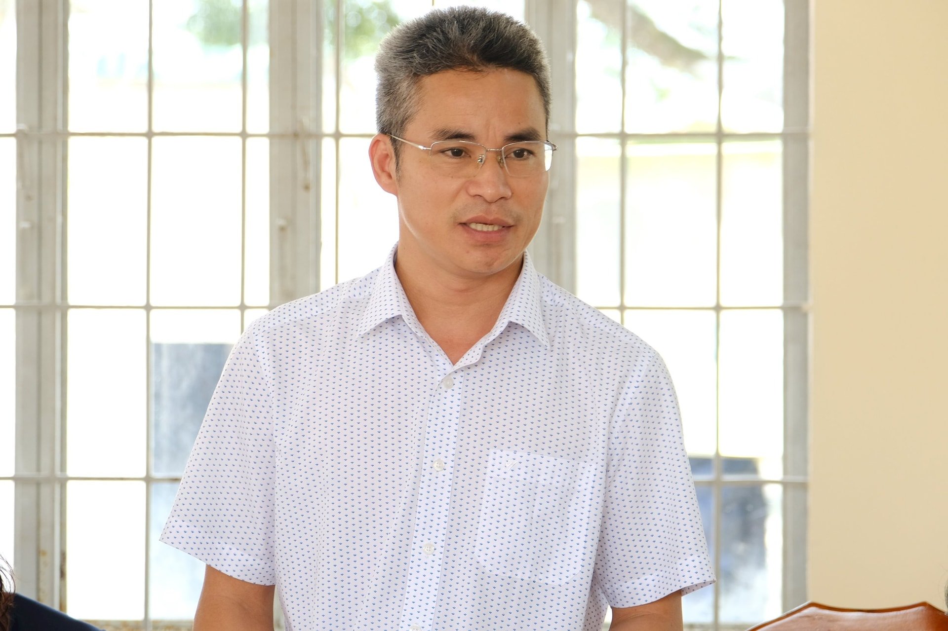 Comrade Bui Hieu, Deputy Director of the Department of Internal Affairs, proposed solutions to the locality.