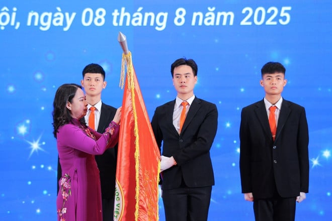 vna-potal-le-ky-niem-70-nam-tong-hoi-y-hoc-viet-nam-8198125.jpg
