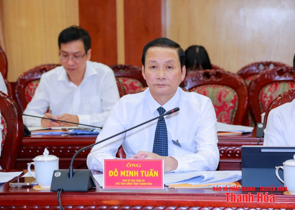ប្រធានគណៈកម្មាធិការប្រជាជនខេត្ត Do Minh Tuan បានធ្វើការជាមួយក្រុមហ៊ុនភាគហ៊ុន Hualien Hunan Ceramics Joint Stock Company