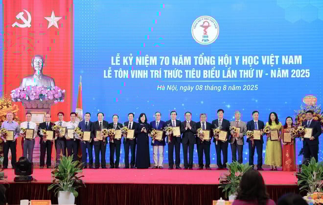 vna-potal-le-ky-niem-70-nam-tong-hoi-y-hoc-viet-nam-8198141.jpg