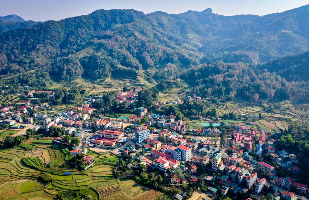 La infraestructura de la comuna de Nguyen Binh se invierte de forma sincrónica.