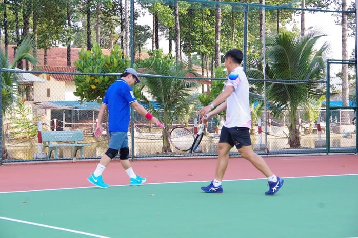 CLB Tennis Trung Đoàn Gia Định: Khi trái tim lan tỏa yêu thương cùng những đường bóng - Ảnh 13.