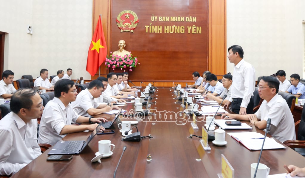 Các đại biểu dự buổi làm việc.