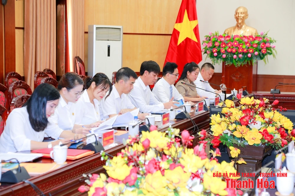 ប្រធានគណៈកម្មាធិការប្រជាជនខេត្ត Do Minh Tuan បានធ្វើការជាមួយក្រុមហ៊ុនភាគហ៊ុន Hualien Hunan Ceramics Joint Stock Company
