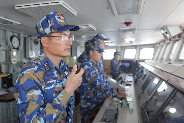 Bộ Quốc phòng kiểm tra luyện tập diễu binh trên biển - Ảnh 2.