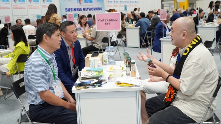 Hơn 300 nhà mua hàng 'đổ bộ' Việt Nam: Doanh nghiệp chuẩn bị gì để đón cơ hội? - Ảnh 3.