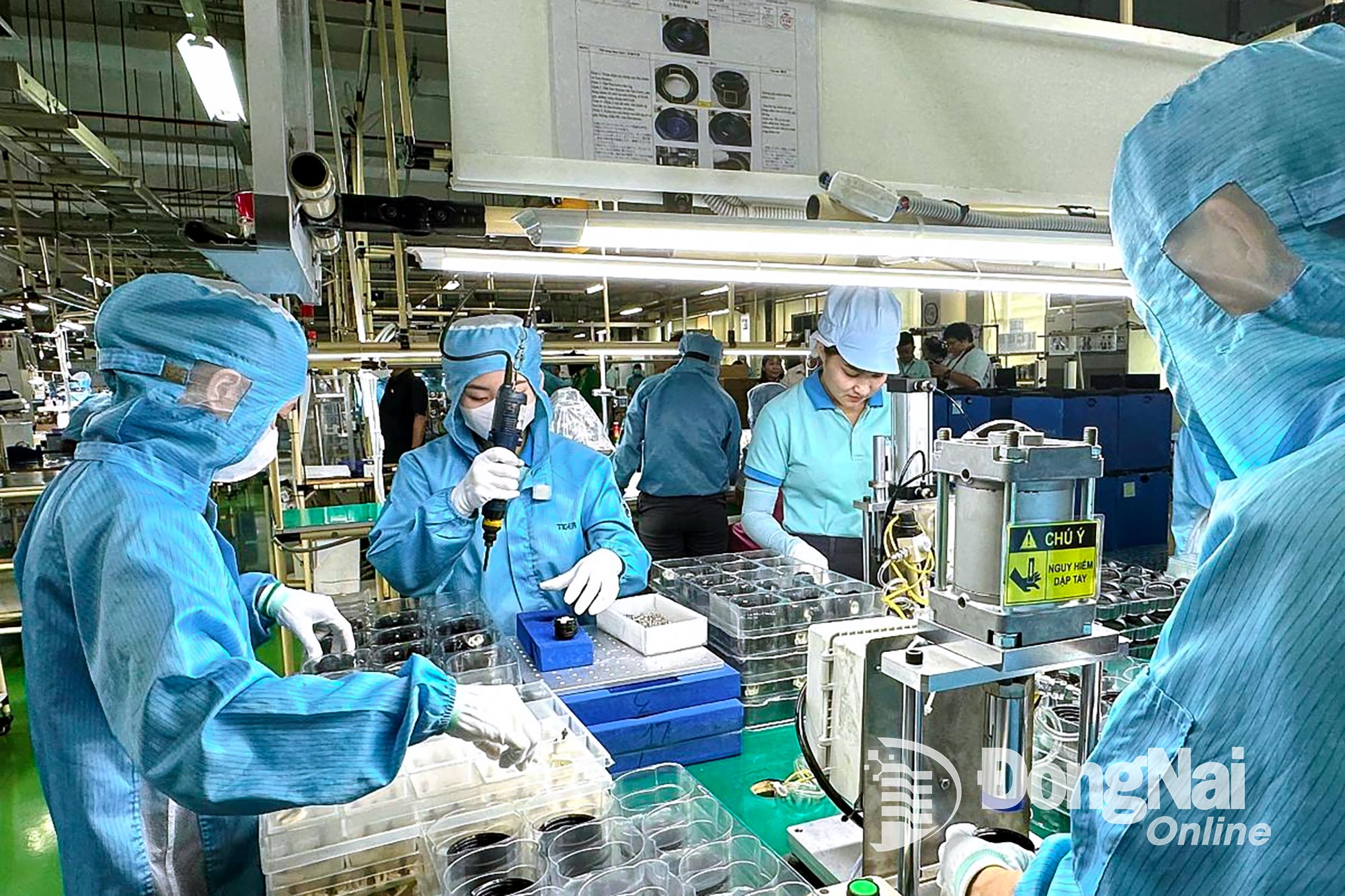 Dây chuyền sản xuất đồ gia dụng tại Công ty TNHH Tiger Việt Nam (Nhật Bản) tại Khu công nghiệp Amata, phường Long Bình. Ảnh: Ngọc Liên