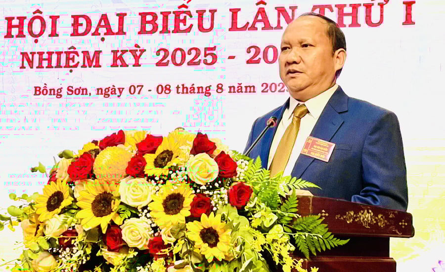 pho-bi-thu-thuong-truc-tinh-uy-chu-tich-hdnd-tinh-rah-lan-chung-phat-bieu-chi-dao-dai-hoi-anh-phi-long.jpg