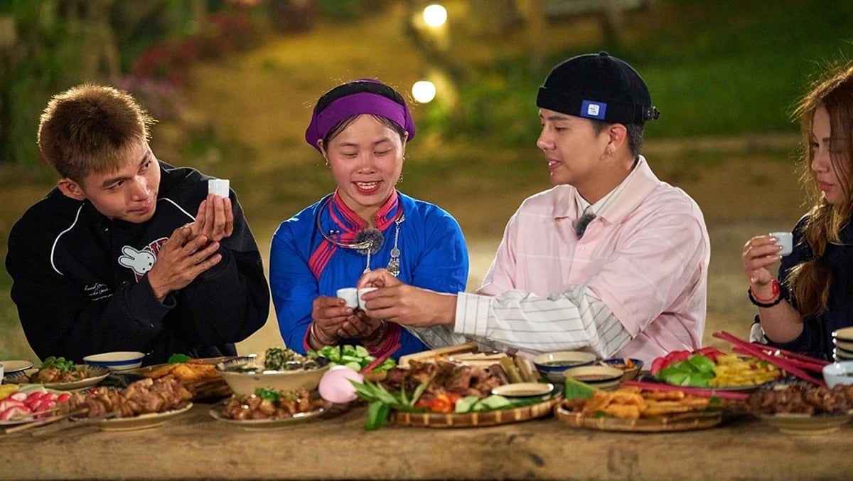Show giải trí trên truyền hình “Gia đình Haha” hút khán giả mạnh mẽ.