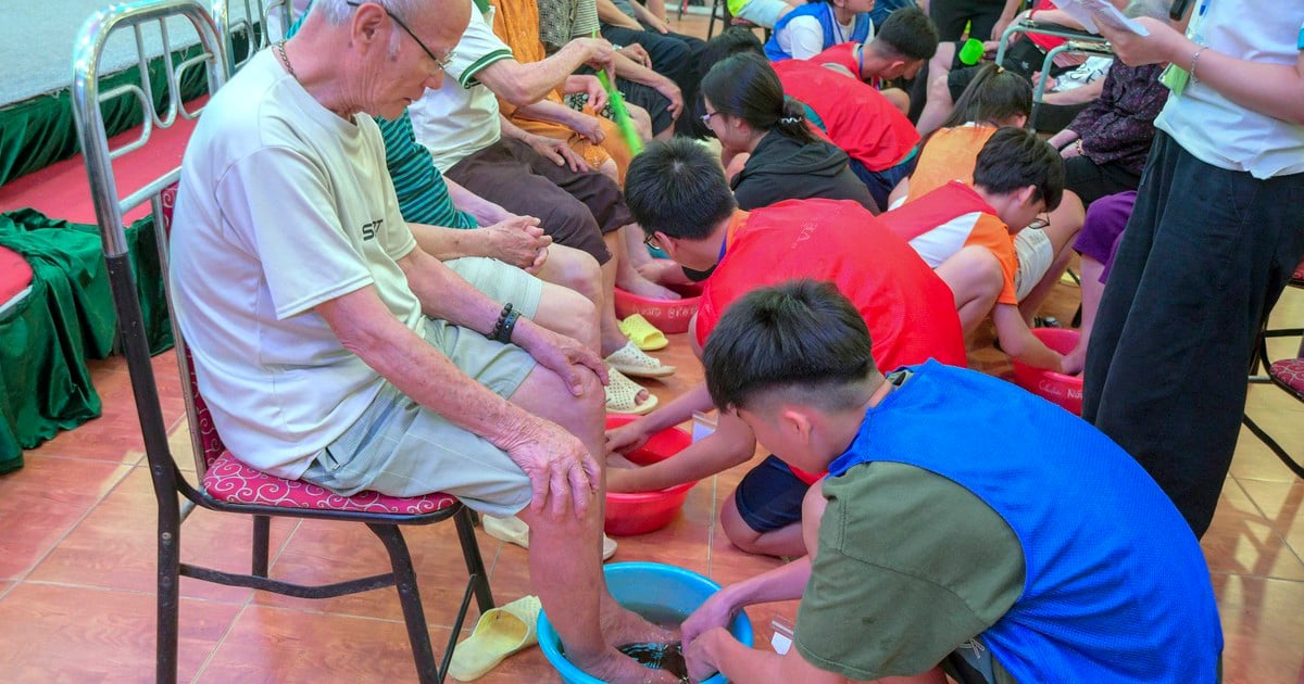 Tuổi teen và bài học yêu thương từ viện dưỡng lão