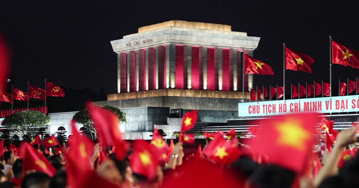 Cả nước hòa ca: Ba miền chung nhau một nhịp đập "Dưới cờ vinh quang”