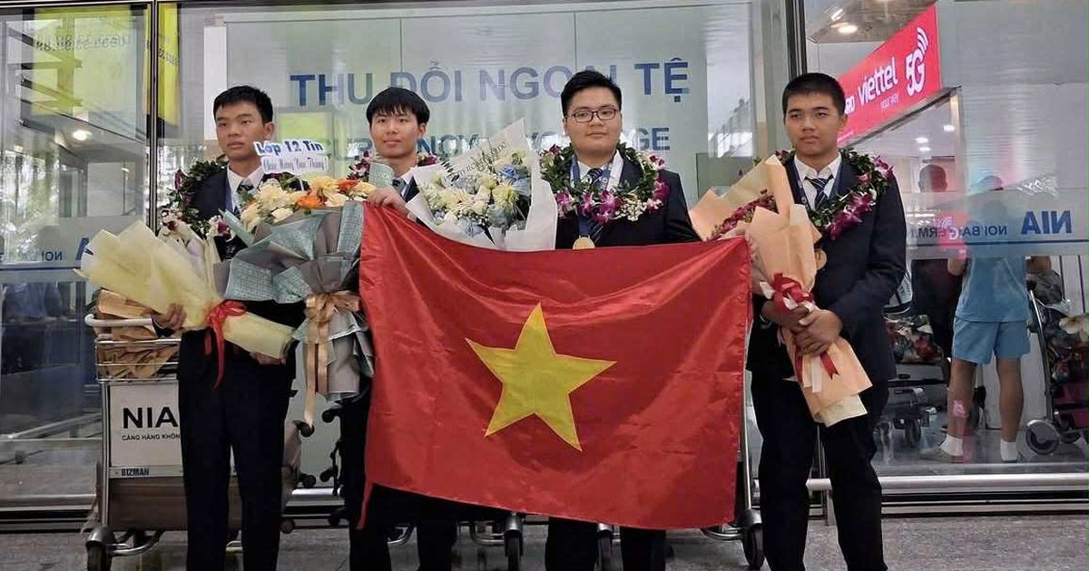 Trường ĐH cấp học bổng toàn phần cho chủ nhân huy chương vàng Olympic Tin học