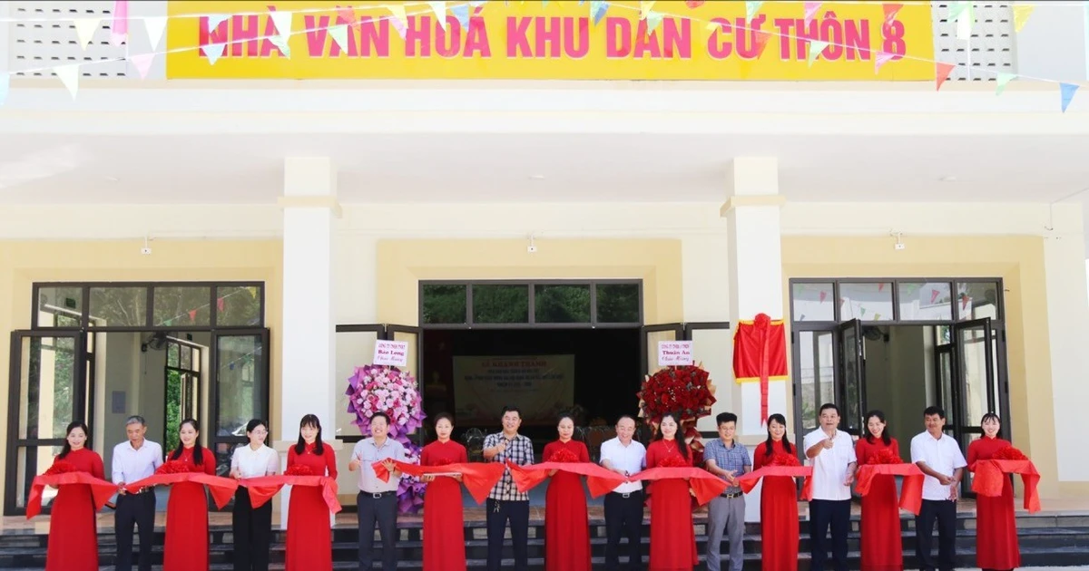 Les communes de Bat Xat et de Van Ban ont démarré et inauguré des projets pour accueillir les congrès des partis à tous les niveaux.