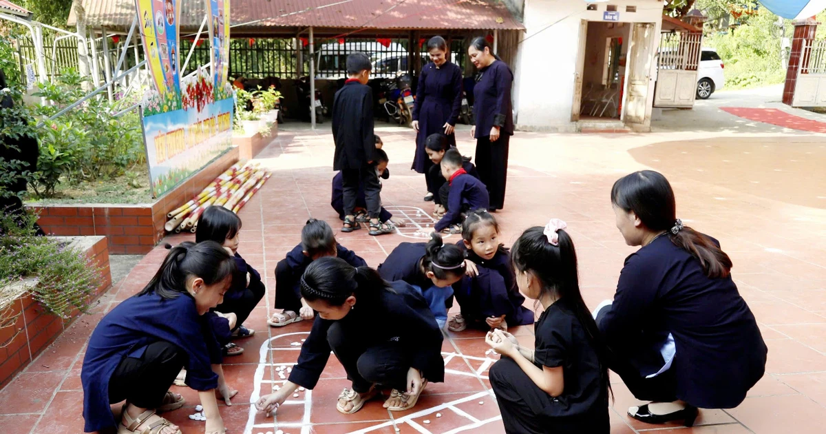 Lang Son surveys the construction of a boarding school system in border communes