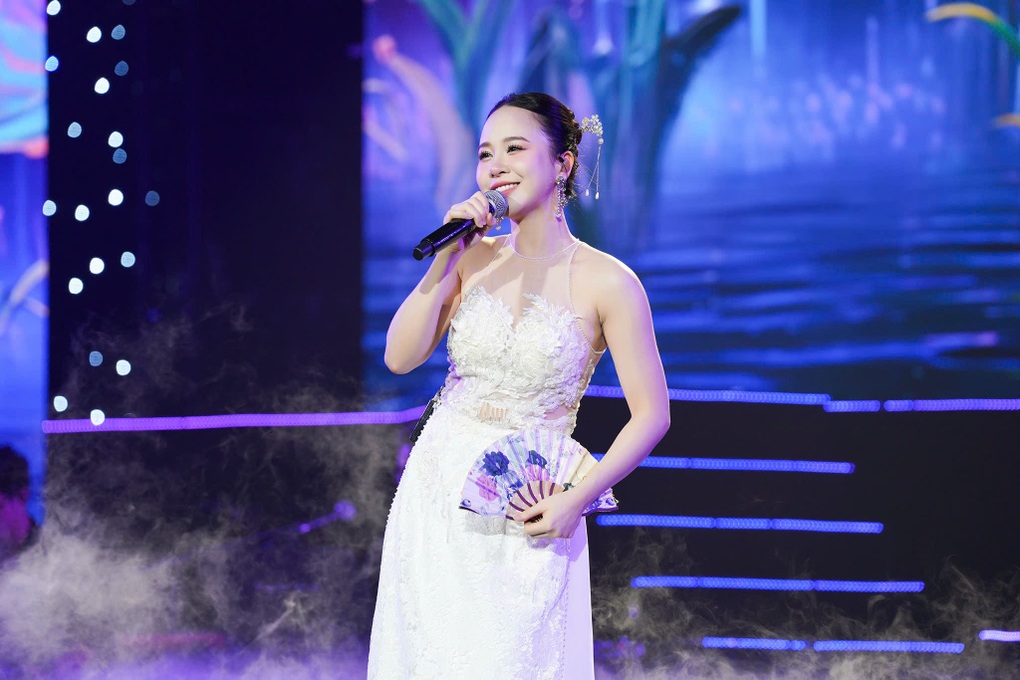 Ca sĩ Hoàng Hồng Ngọc trải lòng về hành trình âm nhạc và cuộc sống lính - 2